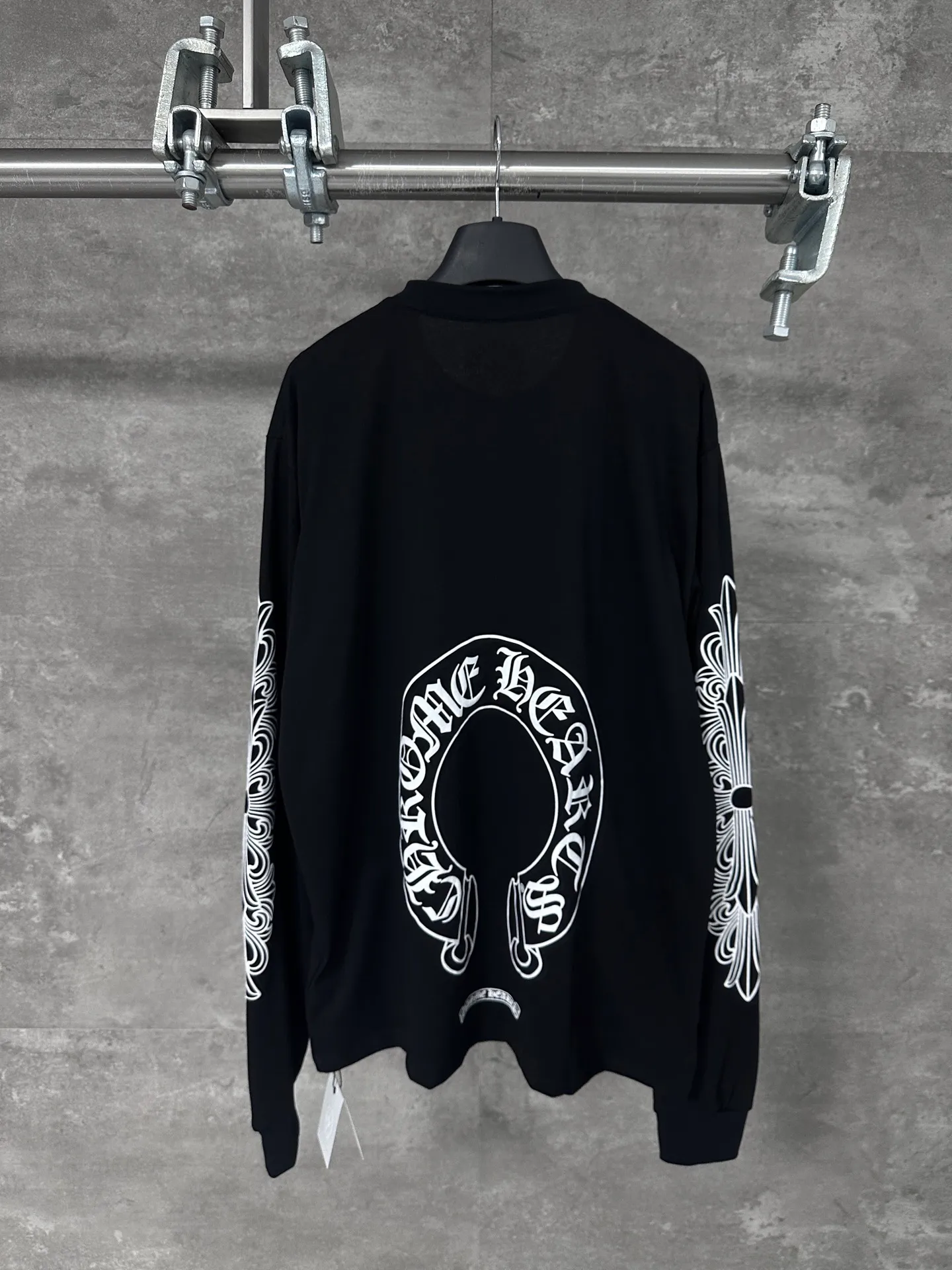 P230 💰 Chrome Hearte/Chrome Heart 25SS CH Los Angeles limited horseshoe print round neck long sleeves. The fabric is made of cotton. The printing uses special imported slurry. Customized supporting accessories. Size: S/M/L